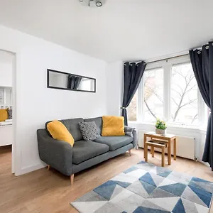 Cosy 1 Bedroom In The West End Apartment